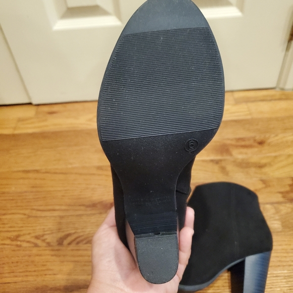 Old Navy booties - Picture 4 of 4